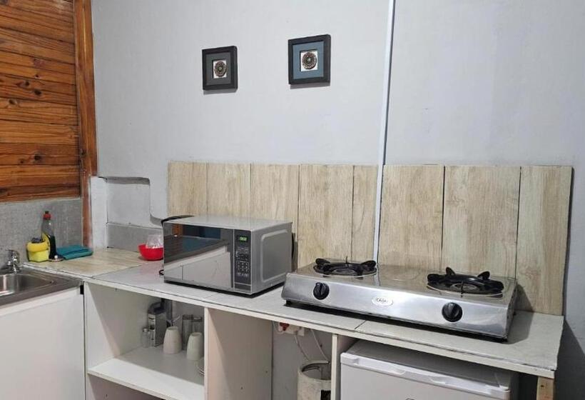 펜션 Zufike Self Catering