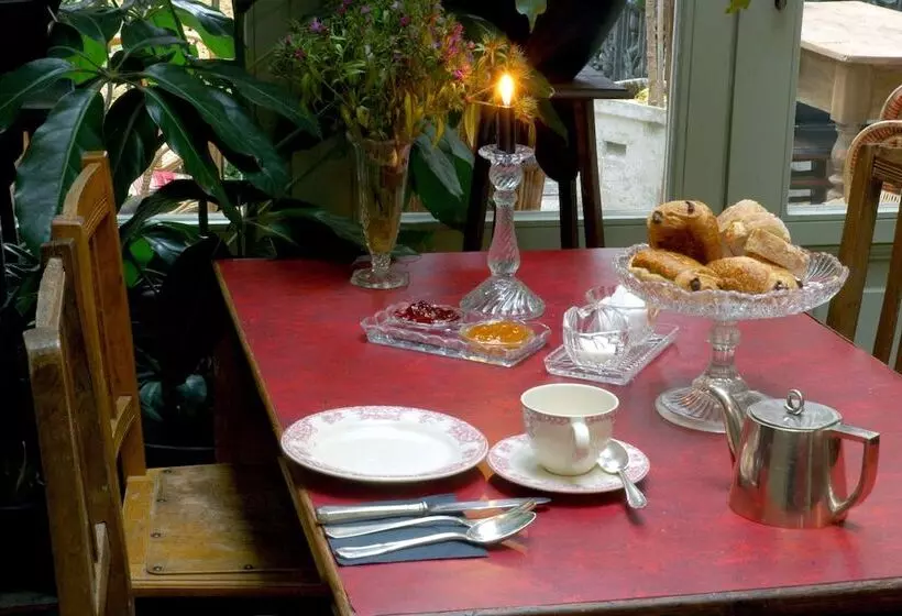 Bed & Breakfast Boulevard Leopold Rooms & Suites