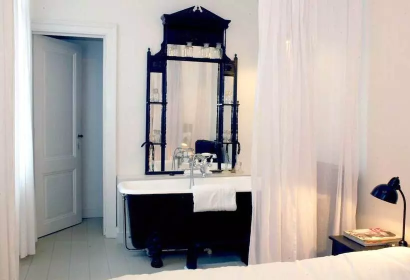 Bed & Breakfast Boulevard Leopold Rooms & Suites