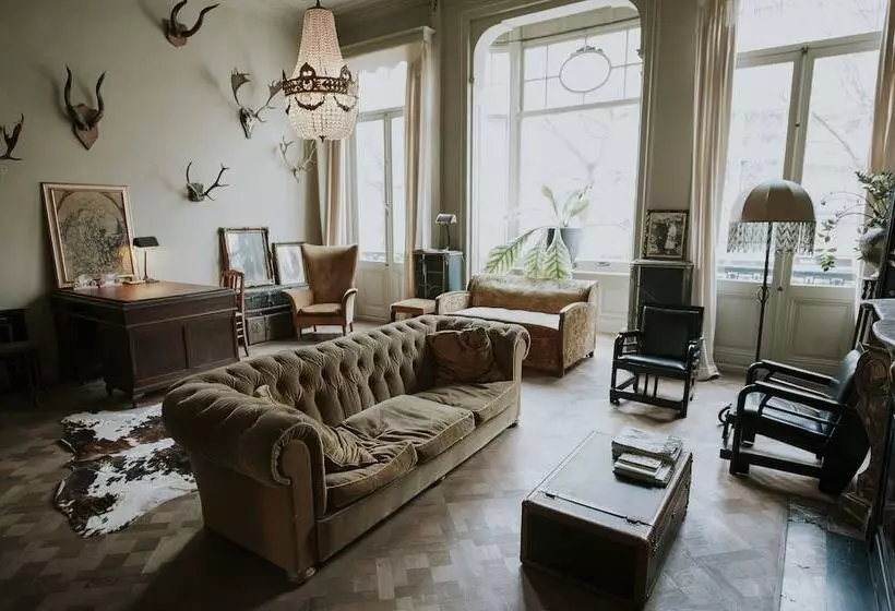 Bed & Breakfast Boulevard Leopold Rooms & Suites