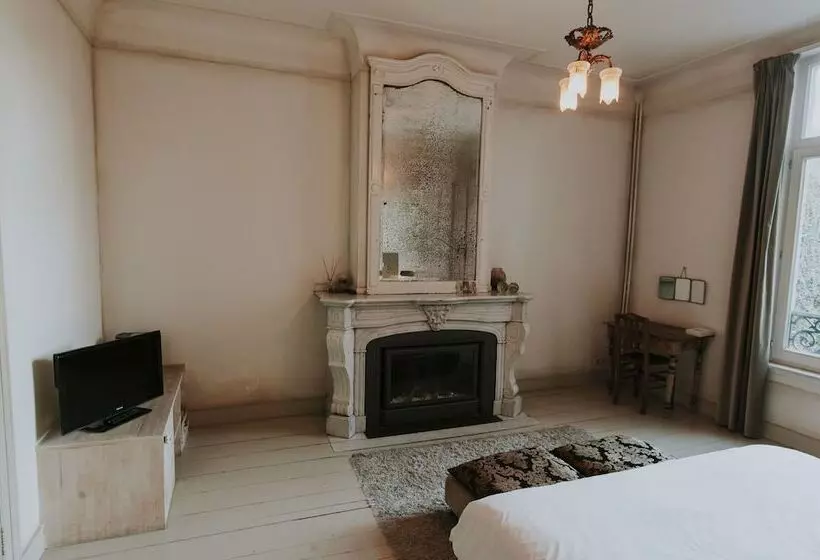 Bed & Breakfast Boulevard Leopold Rooms & Suites