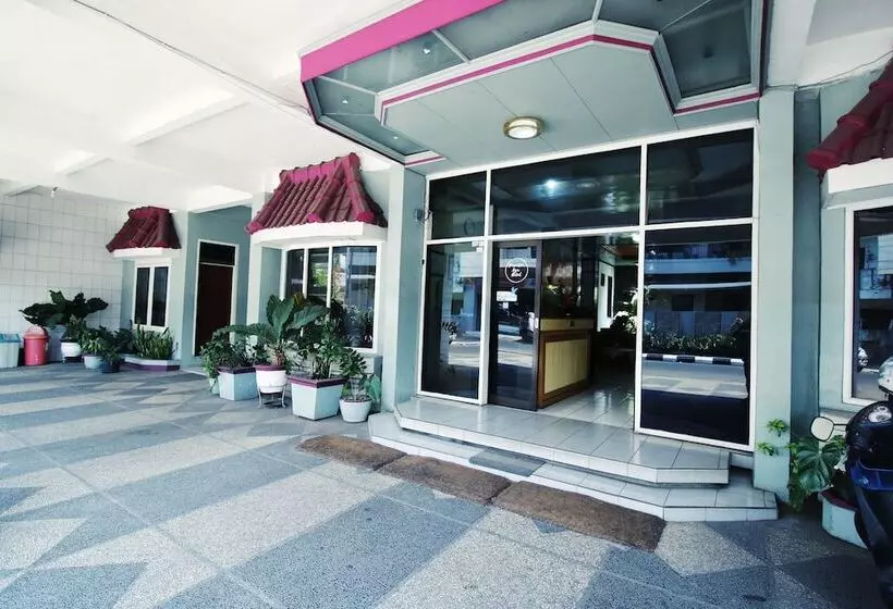 Bed & Breakfast Familie Ayu