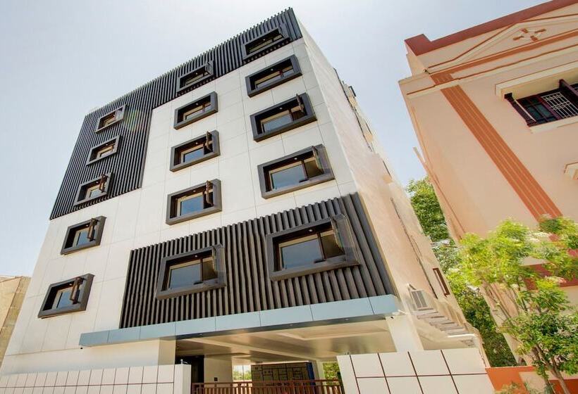 هتل Capital O 23031 V