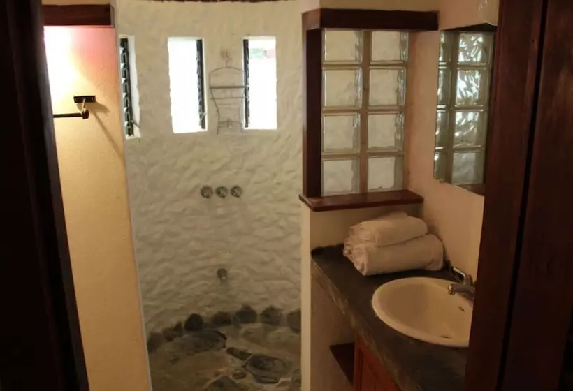 Hotelli Nature Lodge Finca Los Caballos