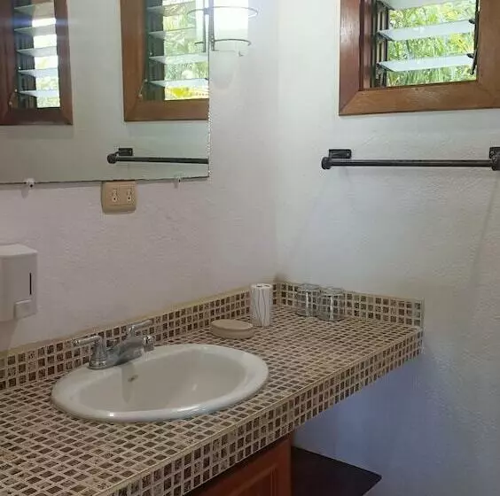 Hotelli Nature Lodge Finca Los Caballos