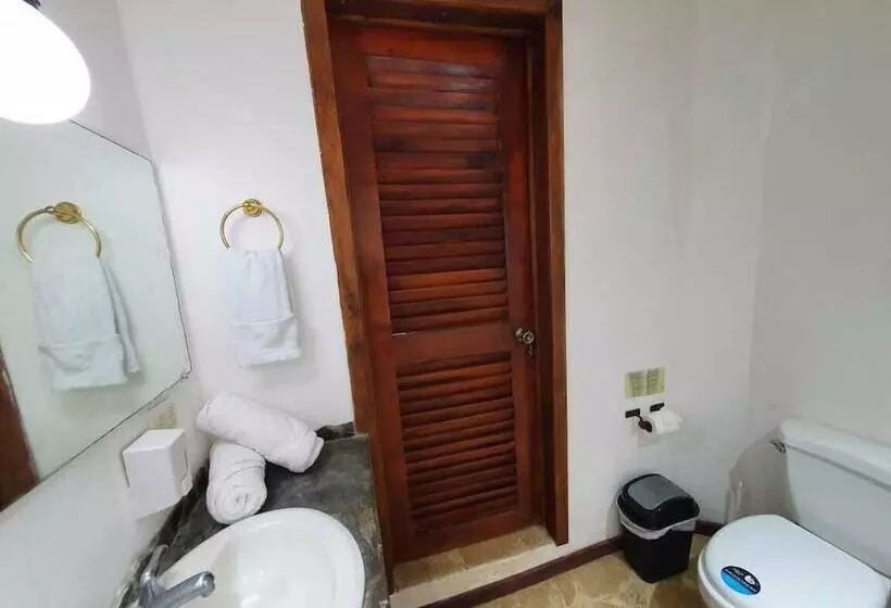 Hotelli Nature Lodge Finca Los Caballos