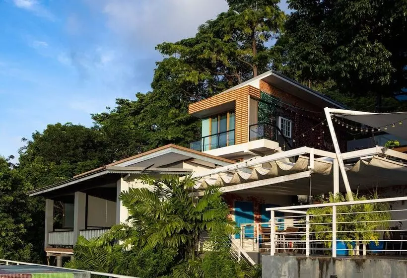 Hotelli Phuket View Coffee And Resort