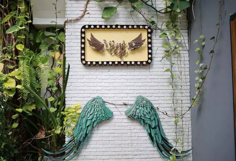 Hotelli Phuket View Coffee And Resort