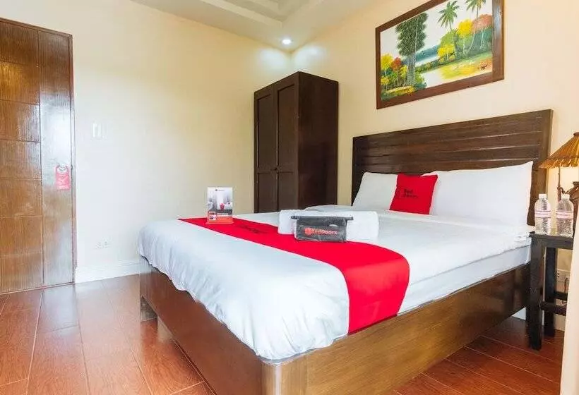 Hotelli Reddoorz Premium @ Outlook Drive