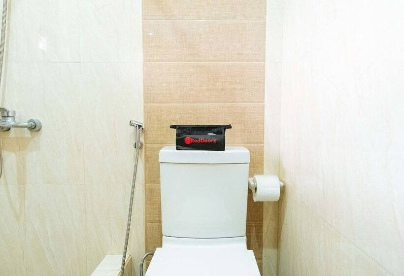 Hotel Reddoorz Premium @ Outlook Drive