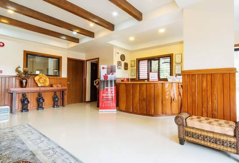 Hotelli Reddoorz Premium @ Outlook Drive