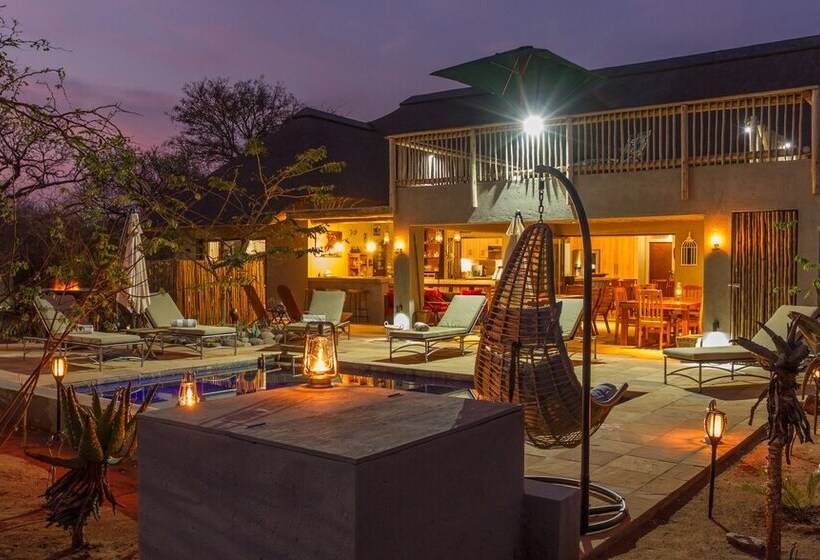 בית מלון כפרי Ukuthula Bush Lodge