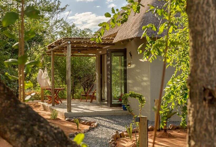 בית מלון כפרי Ukuthula Bush Lodge