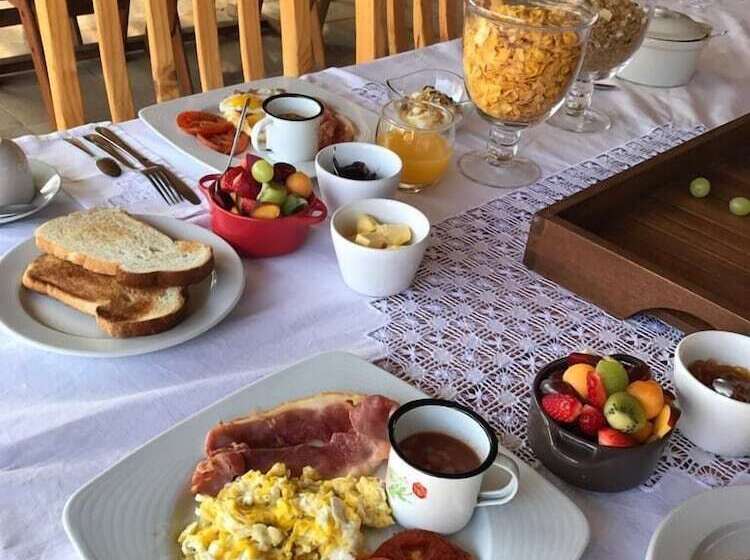 בית מלון כפרי Ukuthula Bush Lodge