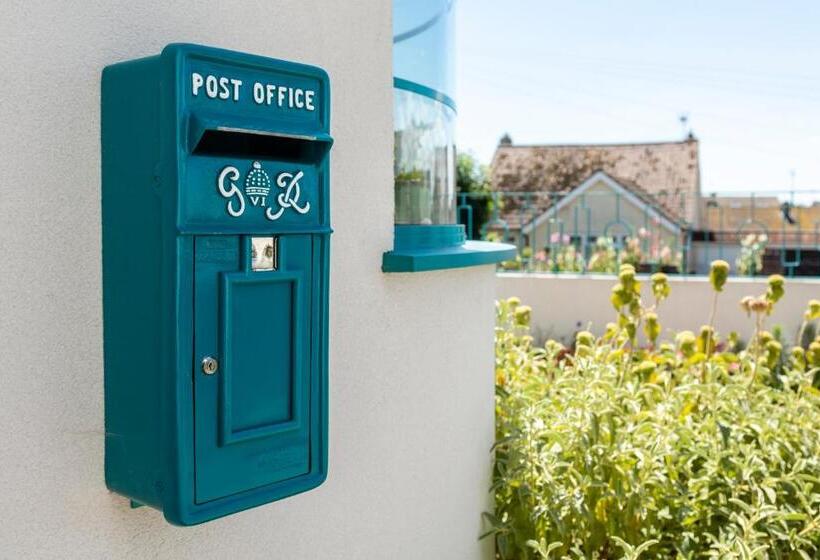 Twentieth Century B&b