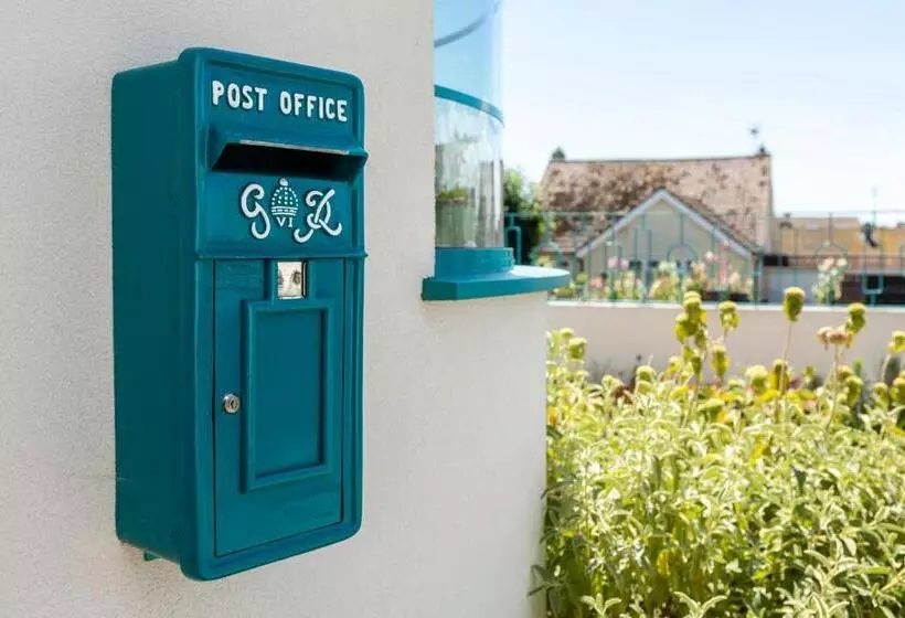 Twentieth Century B&b