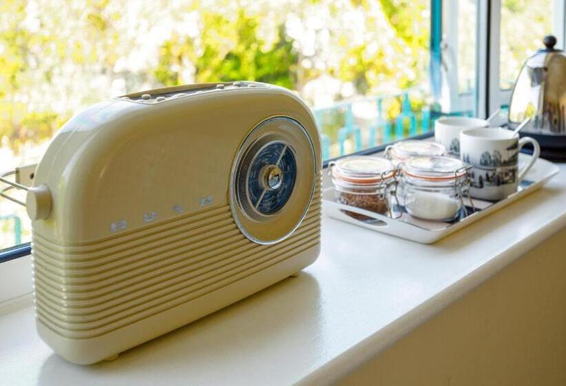 Twentieth Century B&b