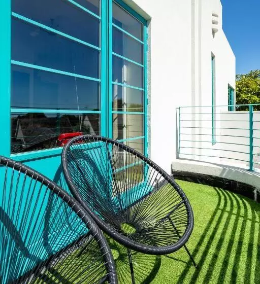 Twentieth Century B&b