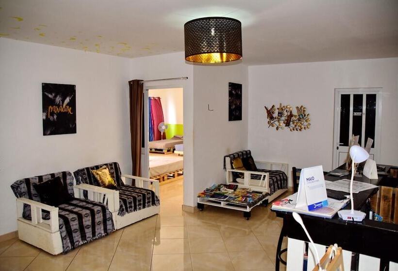 Auberge Hôtelière Meeting Point Sociedade Unipessoal, Lda