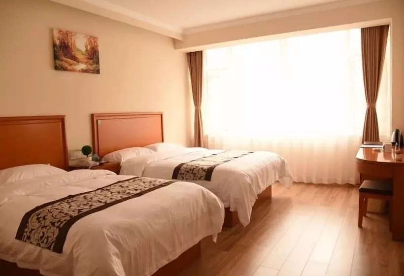 Hotelli Greentree Inn Baishan Linjiang Yalv River Express