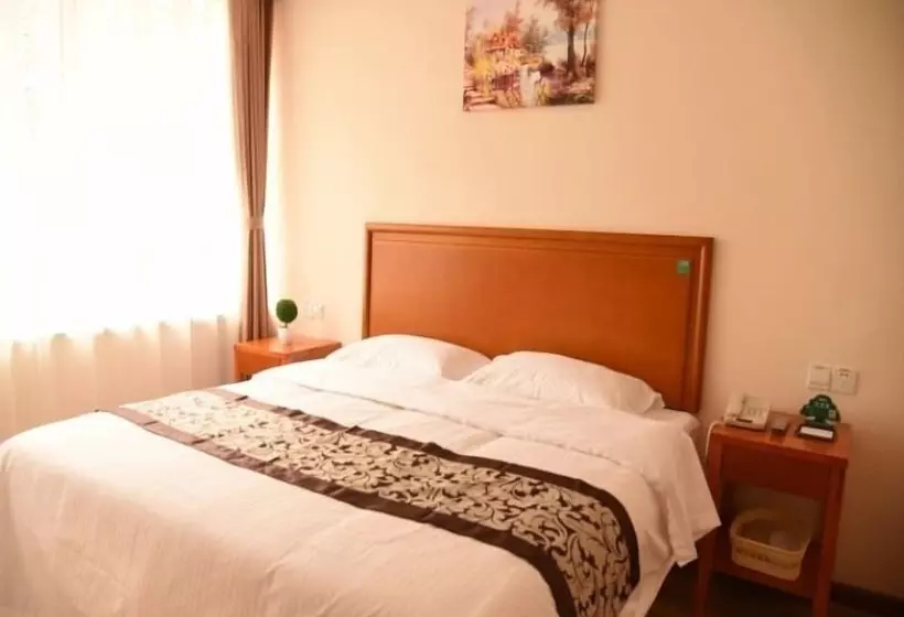 Hotelli Greentree Inn Baishan Linjiang Yalv River Express
