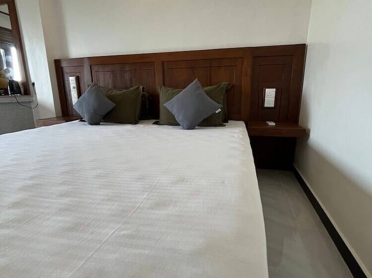 호텔 Summer Garden