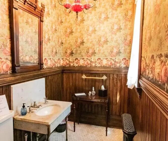 Saratoga Dreams B&b