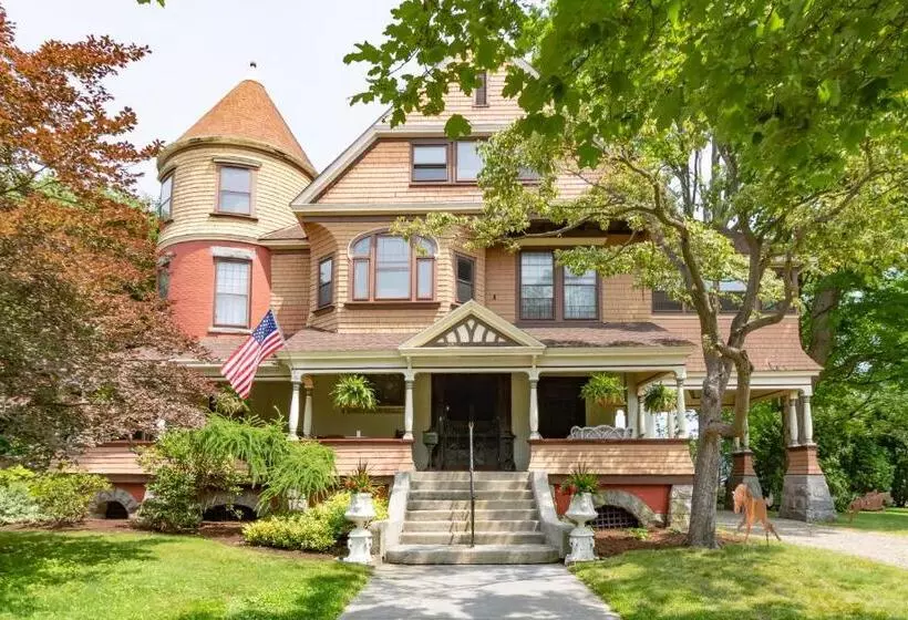Saratoga Dreams B&b