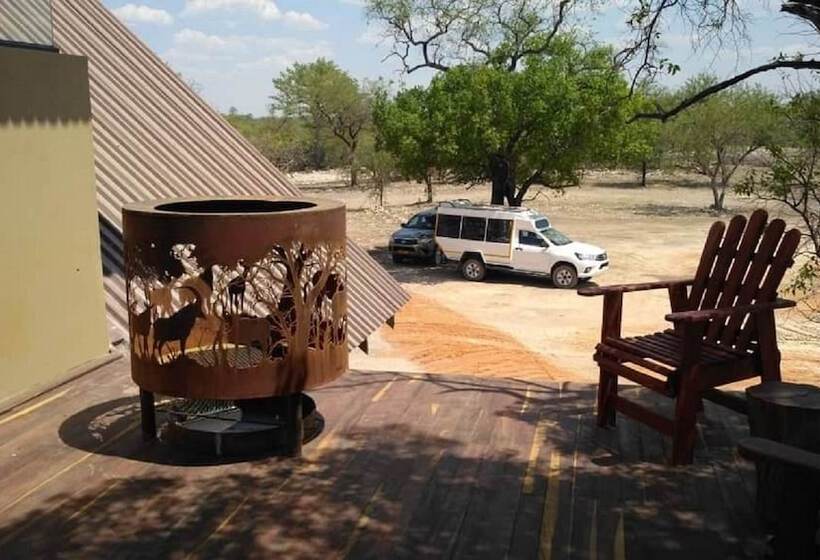 هتل Callies Game Lodge Safaris