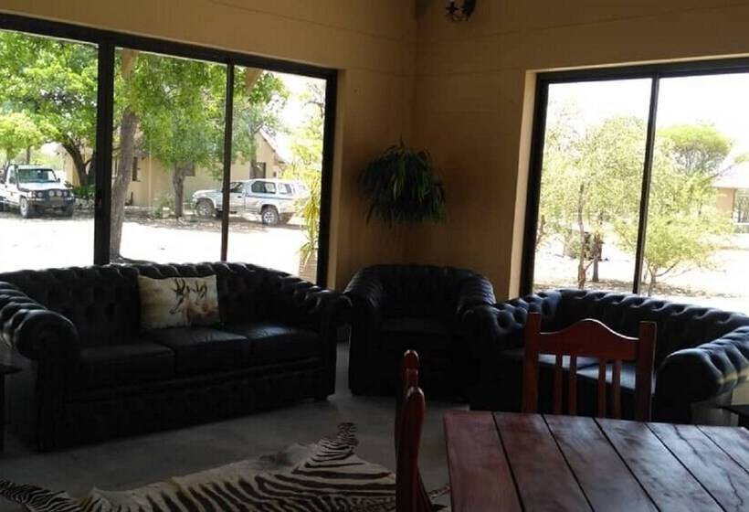 هتل Callies Game Lodge Safaris