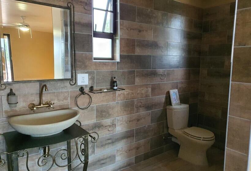 هتل Callies Game Lodge Safaris