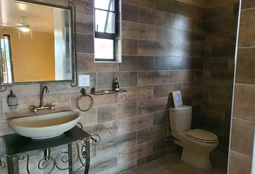 هتل Callies Game Lodge Safaris