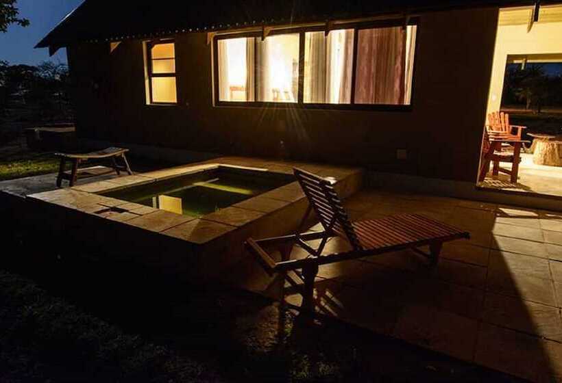 هتل Callies Game Lodge Safaris