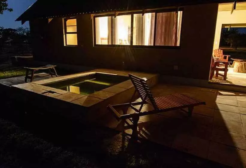 هتل Callies Game Lodge Safaris
