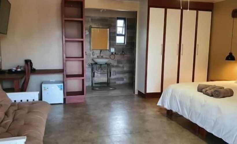 هتل Callies Game Lodge Safaris