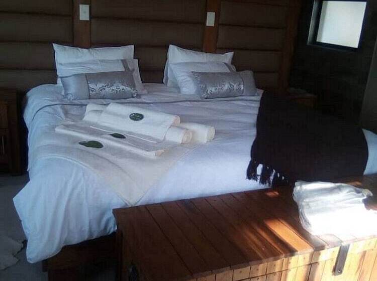 هتل Callies Game Lodge Safaris