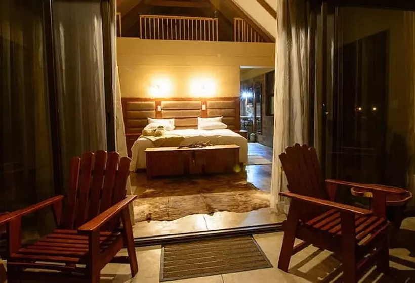 هتل Callies Game Lodge Safaris