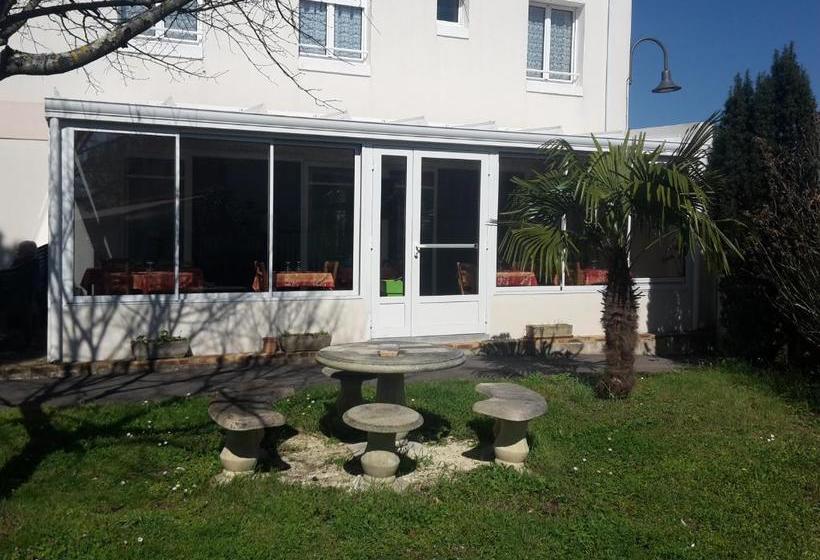 ホテル Hôtel Restaurant Le Chalet