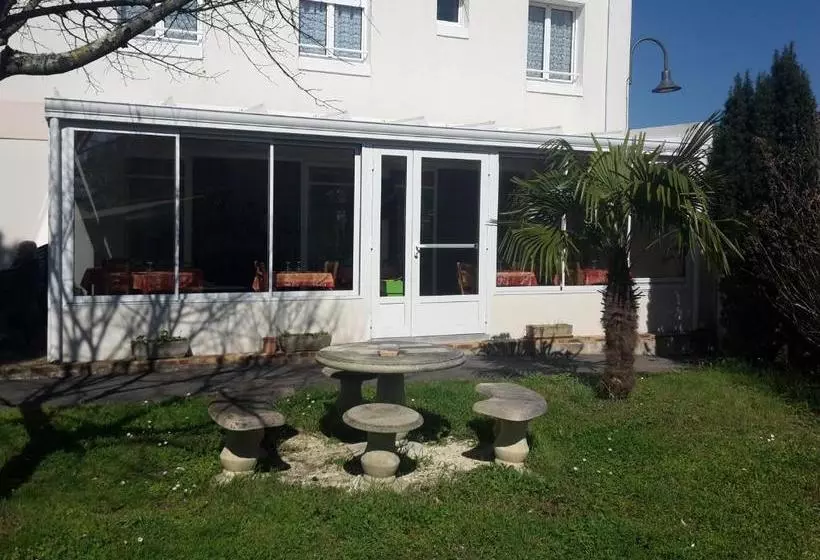 Hotelli Hôtel Restaurant Le Chalet