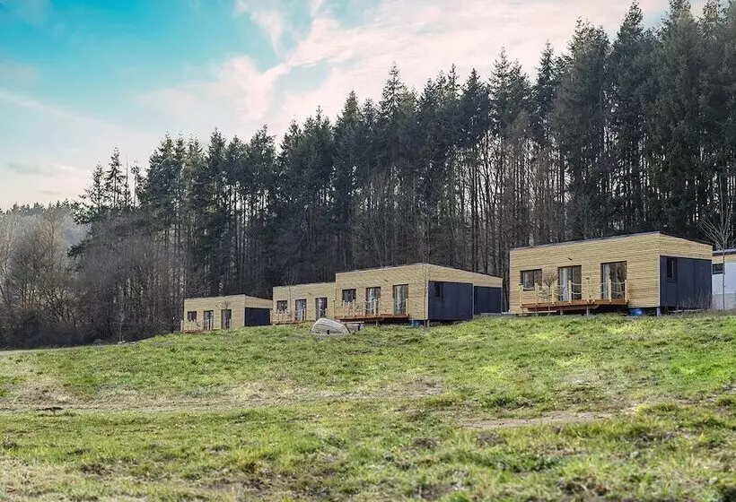 Hotelli Lakeside Resort Michaela