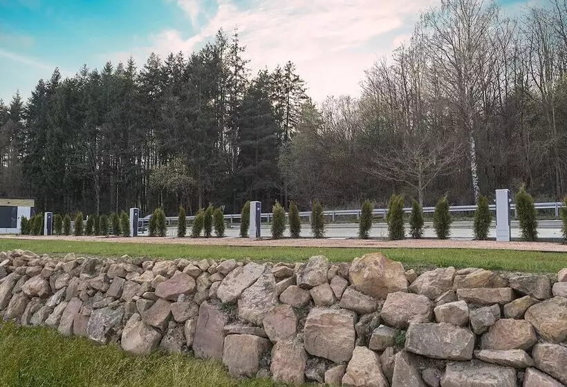 Hotelli Lakeside Resort Michaela