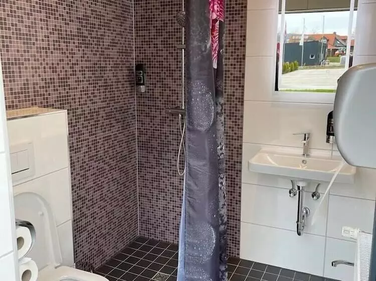 Hotelli Lakeside Resort Michaela