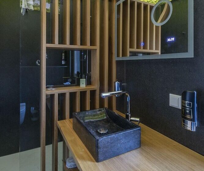 בית מלון כפרי Lakeside Resort Michaela