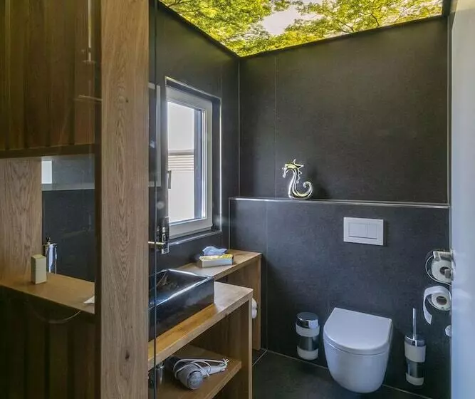 Hotelli Lakeside Resort Michaela