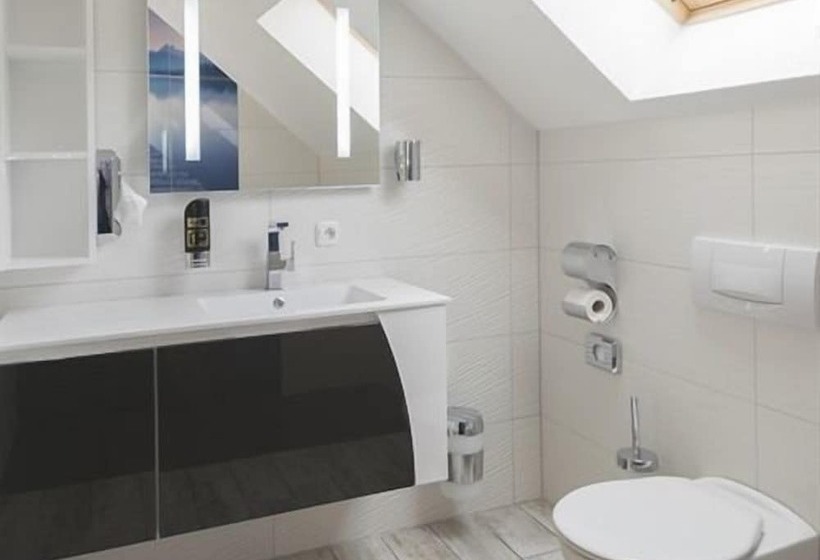 בית מלון כפרי Lakeside Resort Michaela