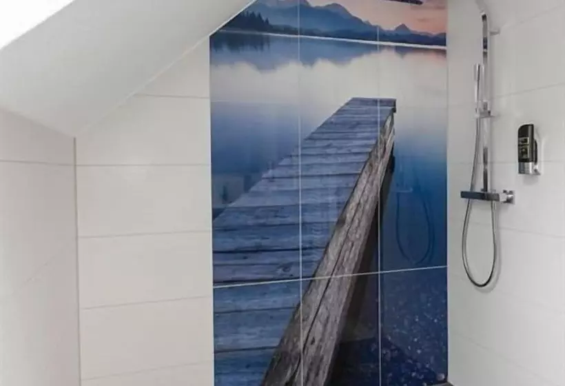 Hotelli Lakeside Resort Michaela