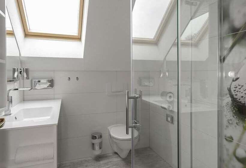 בית מלון כפרי Lakeside Resort Michaela