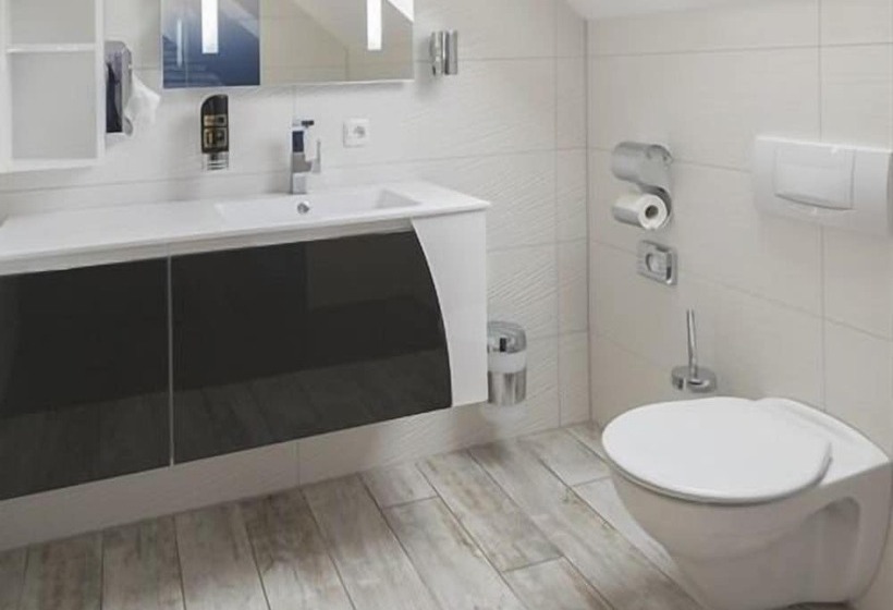 בית מלון כפרי Lakeside Resort Michaela