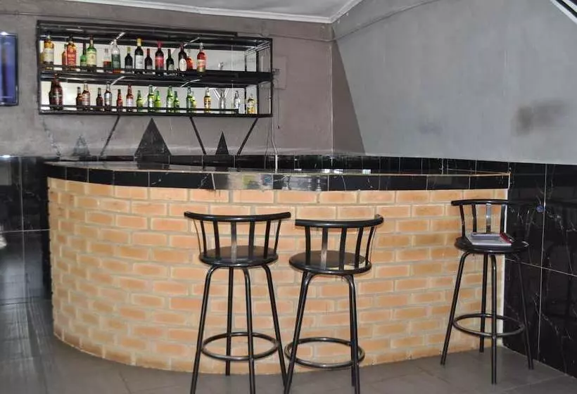 هتل Willu Executive Lodge