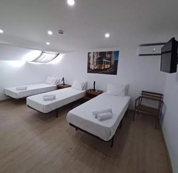 Majatalo Room Atalaia   Bairro Alto